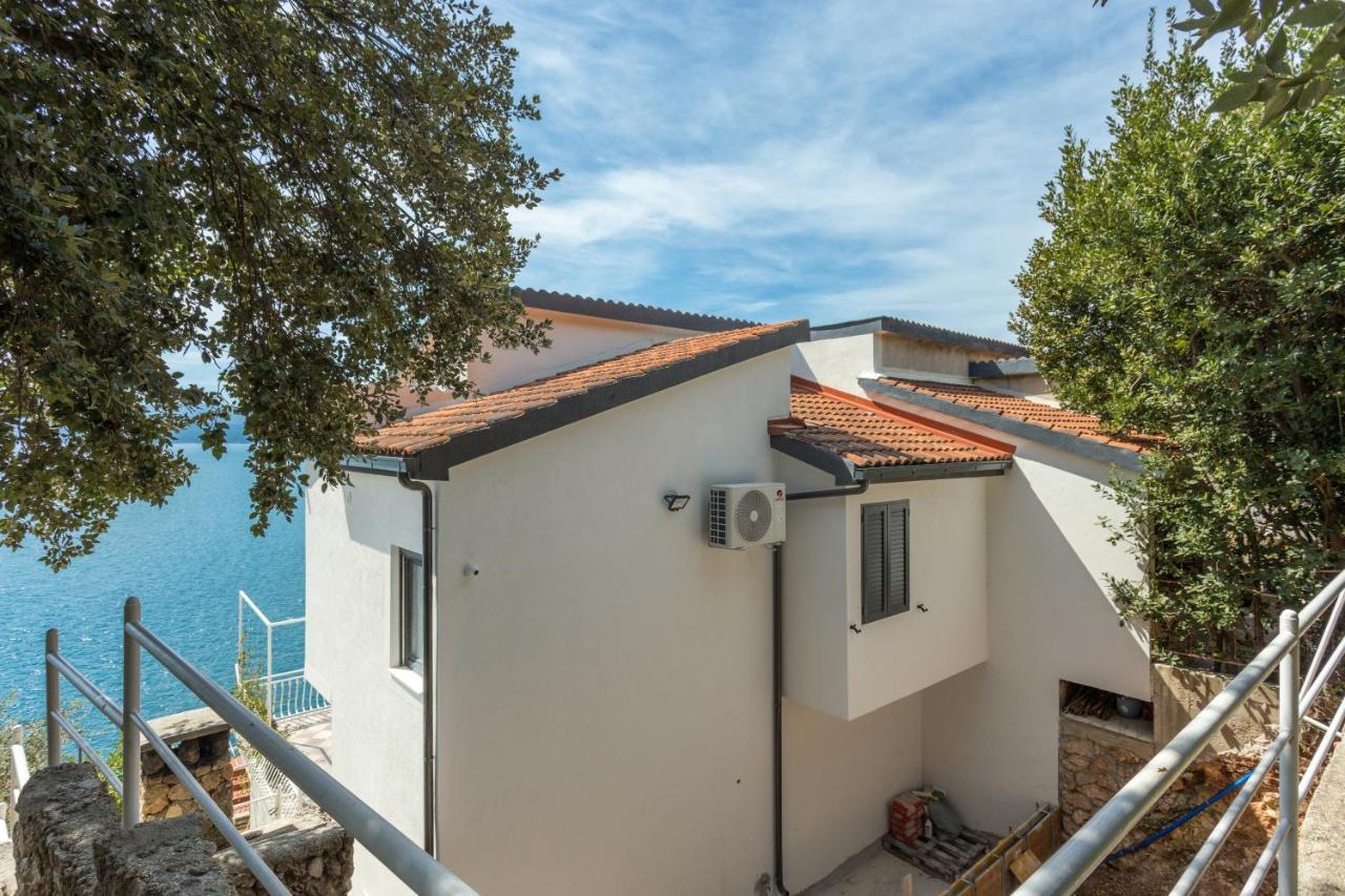 Apartments By The Sea Stanici, Omis - 1028 Tice Esterno foto