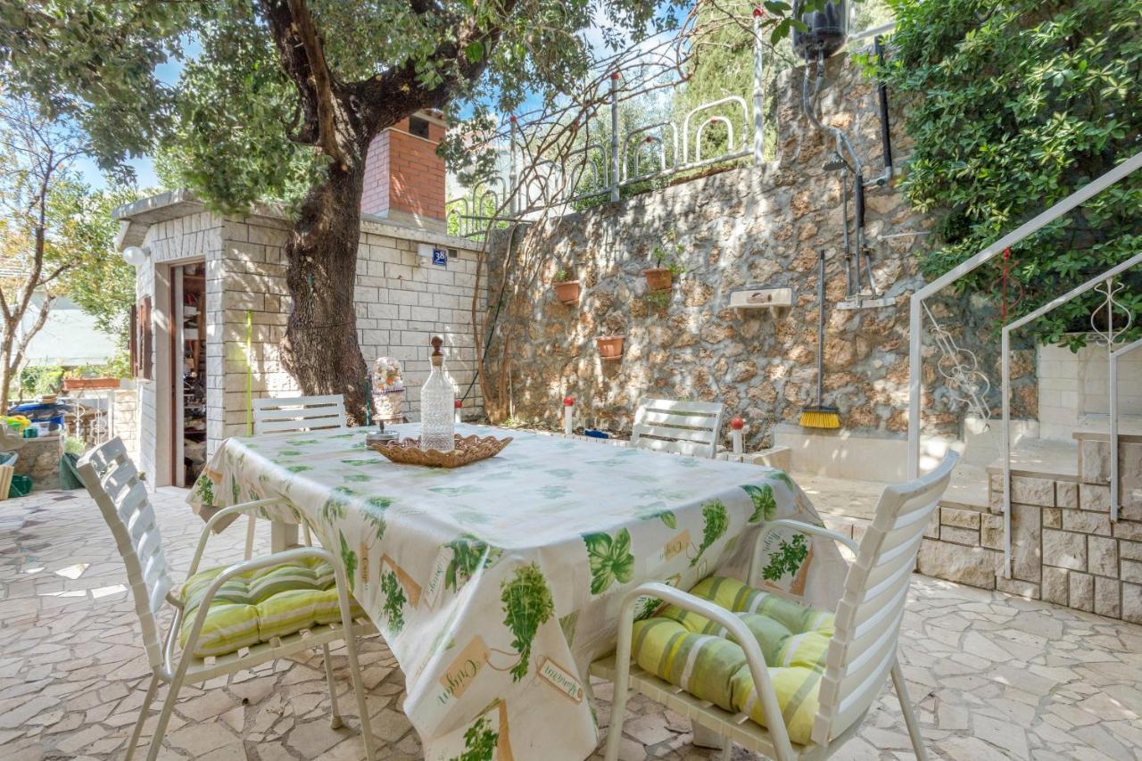 Apartments By The Sea Stanici, Omis - 1028 Tice Esterno foto