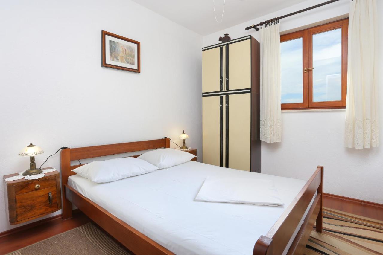 Apartments By The Sea Stanici, Omis - 1028 Tice Esterno foto