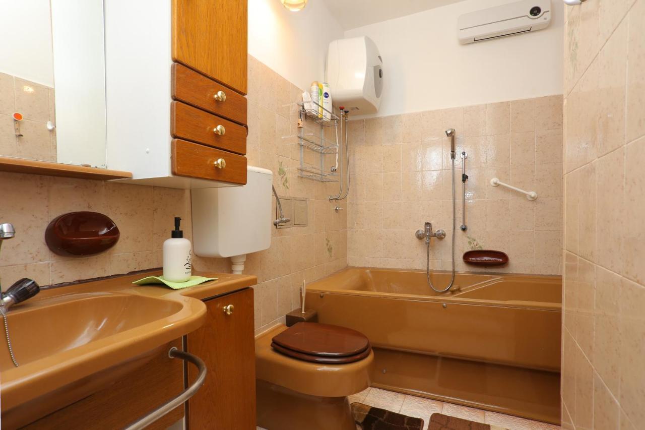 Apartments By The Sea Stanici, Omis - 1028 Tice Esterno foto