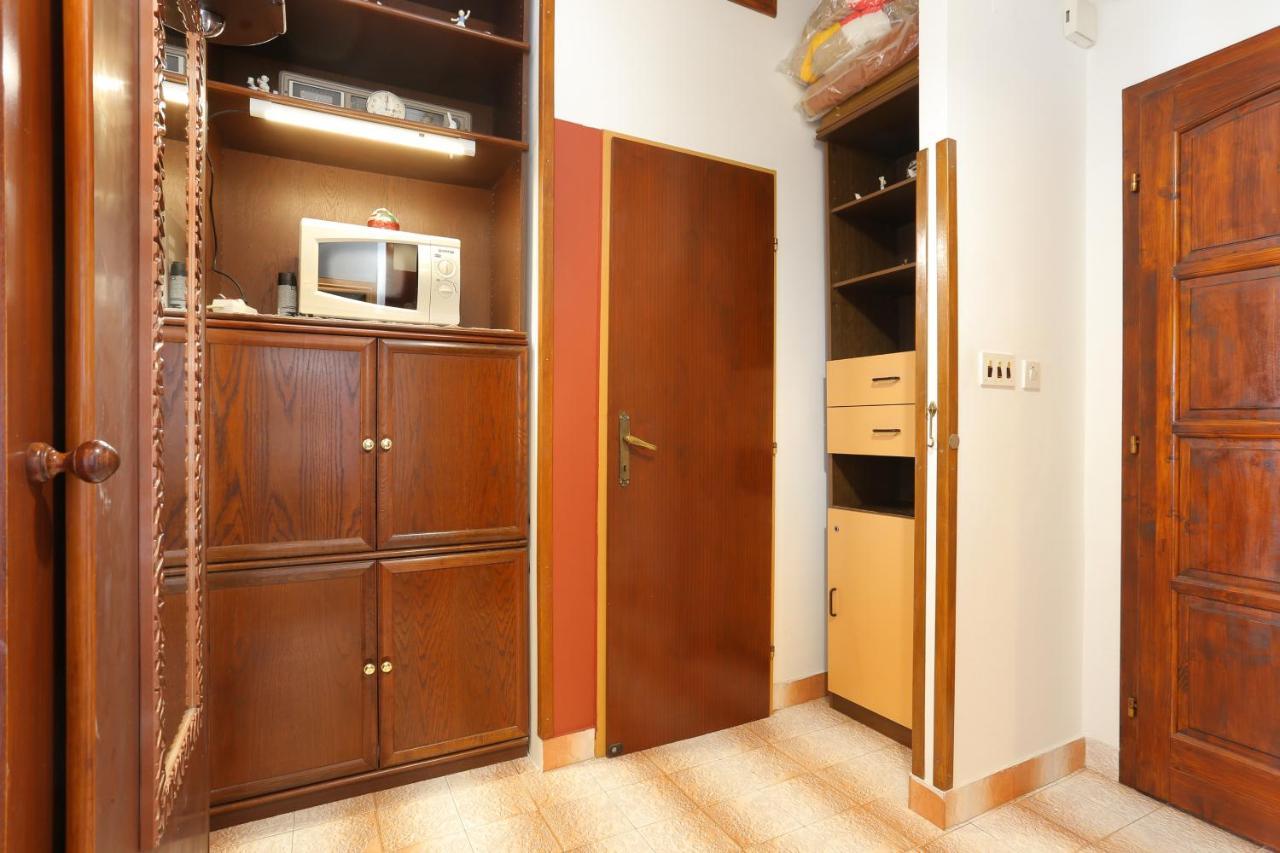 Apartments By The Sea Stanici, Omis - 1028 Tice Esterno foto